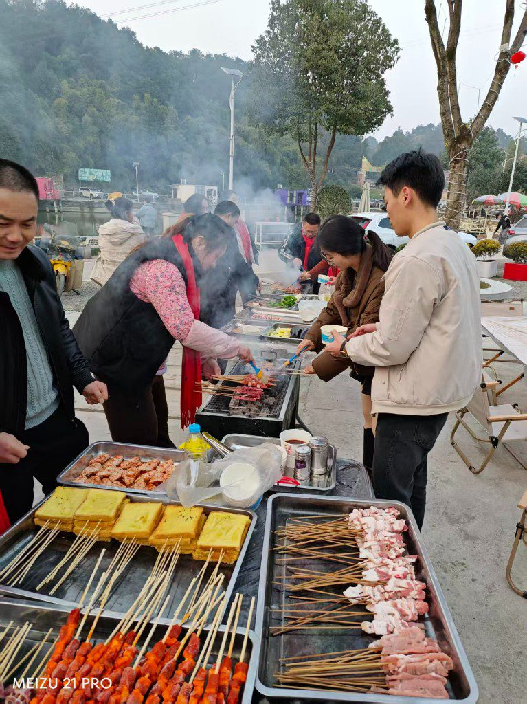 同事户外聚餐